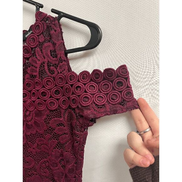 Ambiance Juniors Girls Lace Bodycon Dress Burgundy Cold Shoulder Size Small - Picture 3 of 4